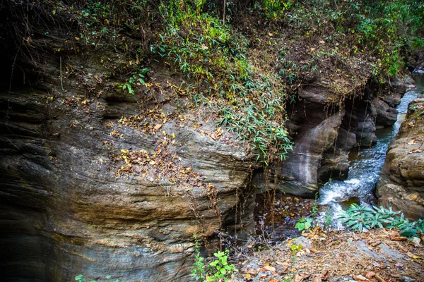 Wang Sila Laeng Kanyonu ve Tayland 'ın Nan ilinde bir vadi. Yüksek kalite fotoğraf