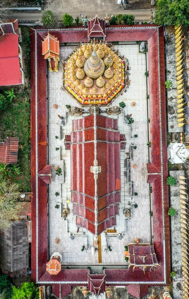 Wat Phrao Suthon Mongkhon Khiri tapınağı kompleksi Phrae, Tayland, Güney Doğu Asya