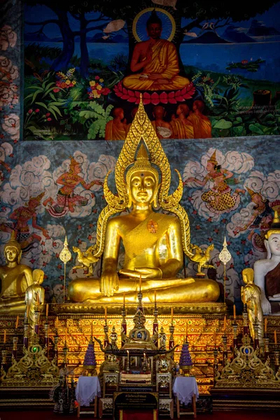 Wat Phrao Suthon Mongkhon Khiri tapınağı kompleksi Phrae, Tayland, Güney Doğu Asya