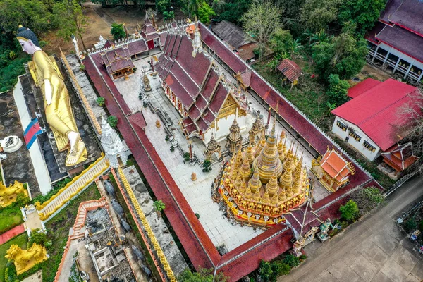 Wat Phrao Suthon Mongkhon Khiri tapınağı kompleksi Phrae, Tayland, Güney Doğu Asya