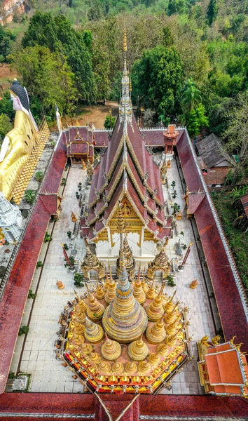 Wat Phrao Suthon Mongkhon Khiri tapınağı kompleksi Phrae, Tayland, Güney Doğu Asya
