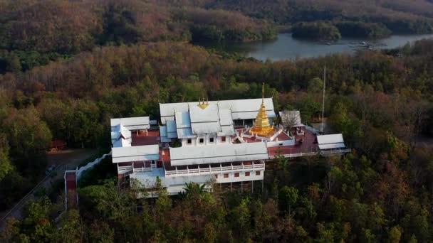 Wat Phrathat Pu Jae buddha and Huai Mae Toek lake in Phrae province, Thailand — Stock video