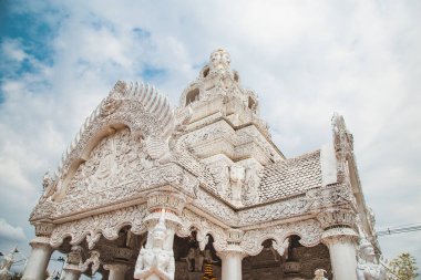 Nan eyaletindeki Wat Ming Muang beyaz tapınağı, Tayland