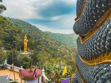 Altın Kaya Tapınağı veya Din Kwaen 'in Phrae, Tayland' daki Wat Phra