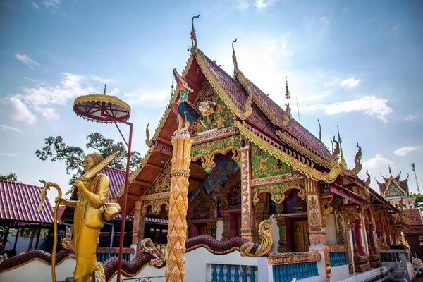 Wat Pong Yang Khok in Lampang near Chiang Mai, Thailand — Fotografia de Stock