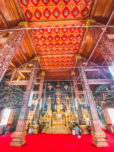 Wat Ming Muang templo branco na província de Nan, Tailândia — Fotografia de Stock