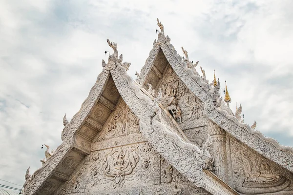 Wat Ming Muang witte tempel in Nan provincie, Thailand — Stockfoto