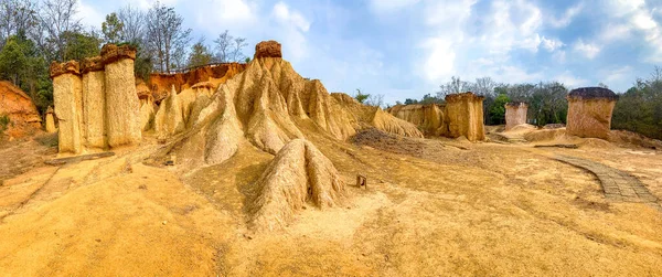 Phae Mueang Phi rock formation or canyon in Phrae province, Thailand — Foto de Stock