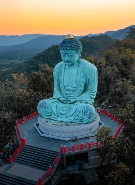 Wat Doi Prachan Mae Tha ya da Wat Phra Doi Phra Chan Lampang, Tayland