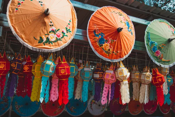 Wat Phrathat Khao Noi ya da Phra Phuttha Maha Utam Mongkhon Nanthaburi, Nan Tayland 'da Doi Khao Noi' nin tepesinde.