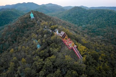 Wat Doi Prachan Mae Tha ya da Wat Phra Doi Phra Chan Lampang, Tayland
