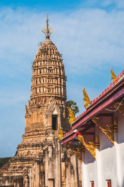 Wat Phra Sri Rattana Mahait Rajaworaviharn temple and buddha in Si Satchanalai history park, Thailand — 스톡 사진