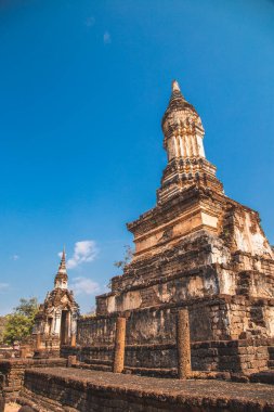 Wat Chedi Chet Thaeo veya Wat Chedi Chet Thaew Si Satchanalai tarihi parkında