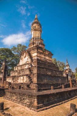 Wat Chedi Chet Thaeo veya Wat Chedi Chet Thaew Si Satchanalai tarihi parkında