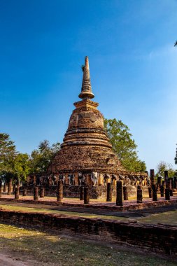 Sukhothai tarihi parkındaki Wat Chang Lom fil tapınağı, Tayland
