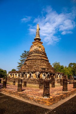 Sukhothai tarihi parkındaki Wat Chang Lom fil tapınağı, Tayland