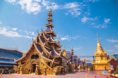 Sukhothai, Tayland 'daki Wat Phiphat Mongkhon mavi tapınağı.