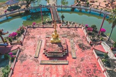 Sukhothai, Tayland 'daki Wat Phiphat Mongkhon mavi tapınağı.