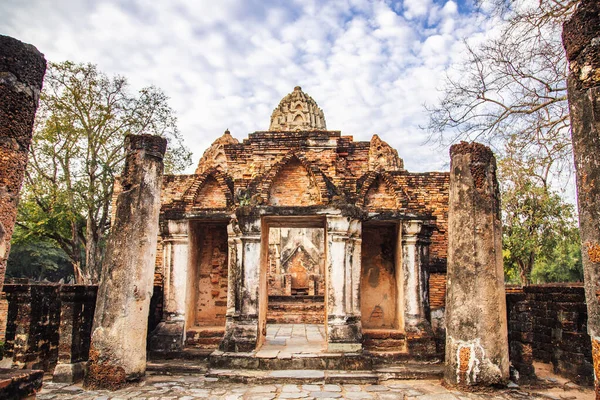 Wat si Sawai temple in Sukhothai historical park, Thailand — Stock Photo, Image
