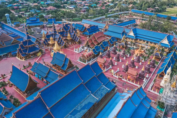 泰国苏霍泰Wat Phiphat Mongkhon蓝寺的空中景观 — 图库照片