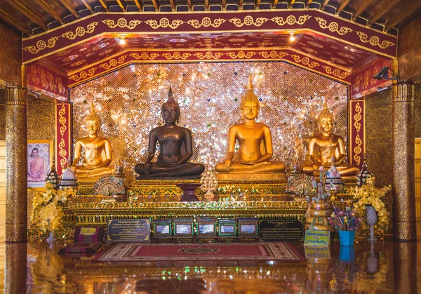 Temple bleu Wat Phiphat Mongkhon à Sukhothai, Thaïlande — Photo