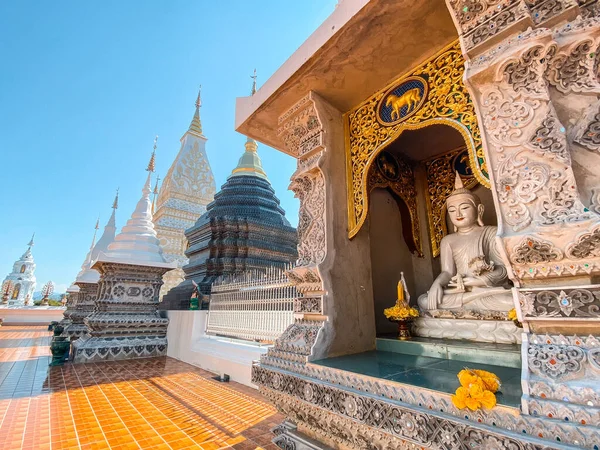 Wat Ban Den ya da Wat Banden tapınağı Mae Taeng bölgesinde, Chiang Mai, Tayland