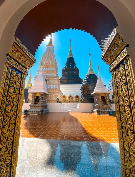 Wat Ban Den ya da Wat Banden tapınağı Mae Taeng bölgesinde, Chiang Mai, Tayland