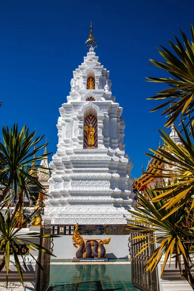 Wat Ban Den ya da Wat Banden tapınağı Mae Taeng bölgesinde, Chiang Mai, Tayland