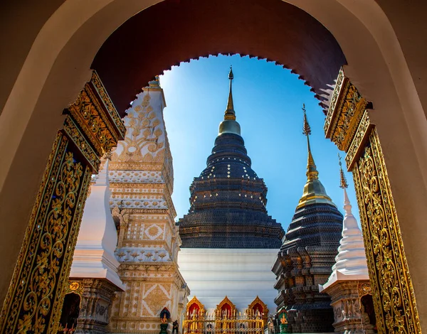 Wat Ban Den ya da Wat Banden tapınağı Mae Taeng bölgesinde, Chiang Mai, Tayland