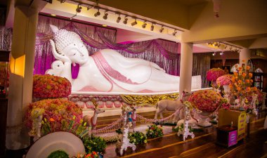 Wat Phrathat Pha Sorn Kaew, Tayland Phetchabun 'daki Beyaz Buda Tapınağı