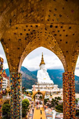 Wat Phrathat Pha Sorn Kaew, Tayland Phetchabun 'daki Beyaz Buda Tapınağı
