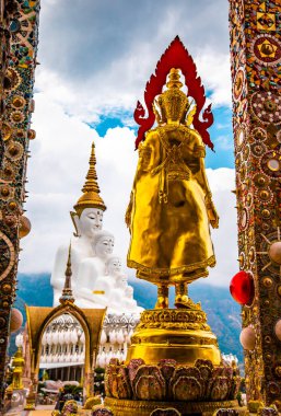 Wat Phrathat Pha Sorn Kaew, Tayland Phetchabun 'daki Beyaz Buda Tapınağı
