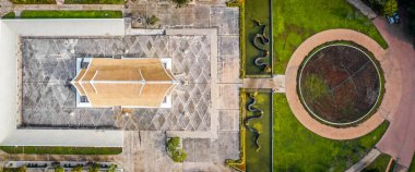 Tayland Phetchabun 'daki Wat Dhammayan tapınağının havadan görünüşü