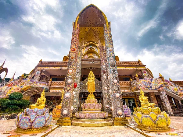 Wat Phrathat Pha Sorn Kaew, Tayland Phetchabun 'daki Beyaz Buda Tapınağı — Stok fotoğraf