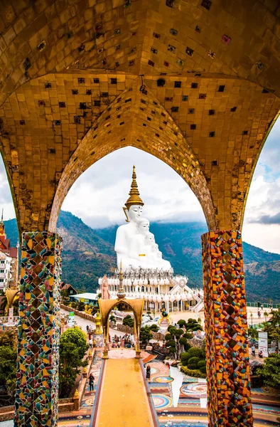 Wat Phrathat Pha Sorn Kaew, Tayland Phetchabun 'daki Beyaz Buda Tapınağı