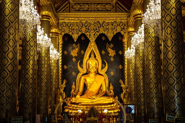 Wat Phra Si Rattana Mahathat Woramahawihan, temple in Phitsanulok, Thailand — стоковое фото