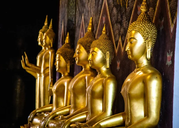 Wat Phra Si Rattana Mahathat Woramahawihan, templo en Phitsanulok, Tailandia — Foto de Stock