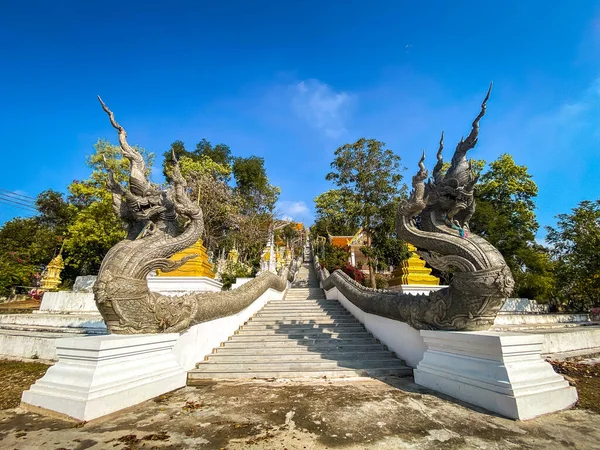 Wat Sangkat Rattana Khiri tapınağı Uthai Thani, Tayland