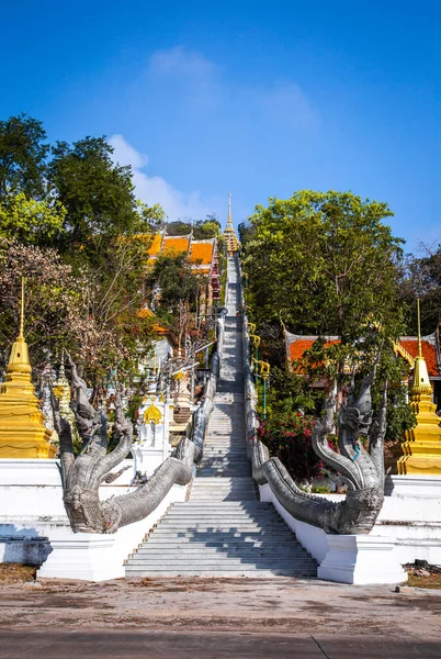 Wat Sangkat Rattana Khiri tapınağı Uthai Thani, Tayland