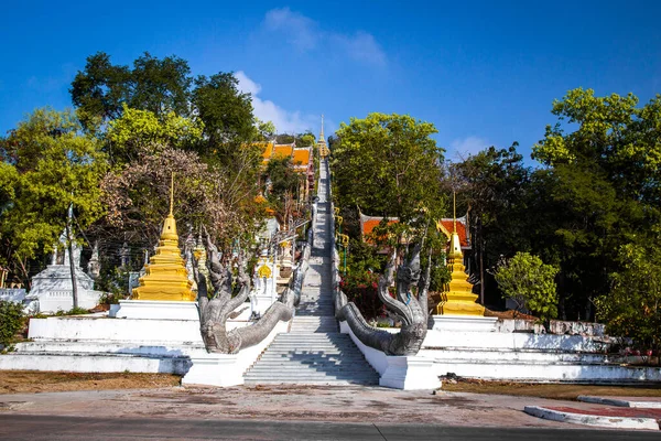 Wat Sangkat Rattana Khiri tapınağı Uthai Thani, Tayland