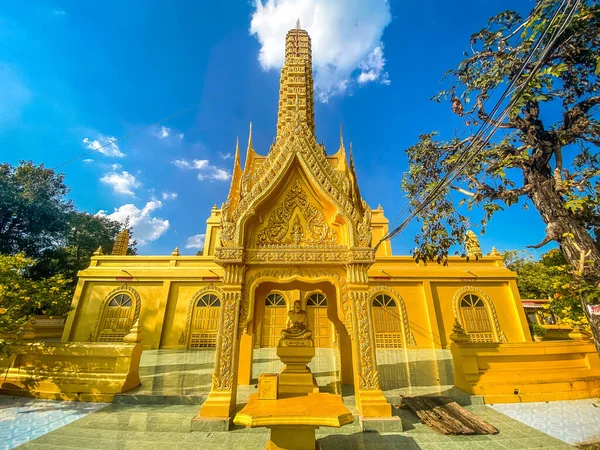 Wat Phra Prang Muni en la provincia de Sing Buri, Tailandia — Foto de Stock