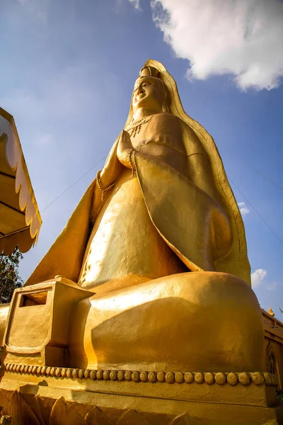 Wat Phra Prang Muni Sing Buri, Tayland