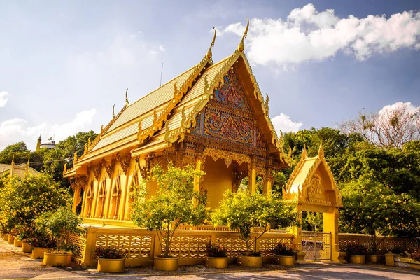 Wat Phra Prang Muni en la provincia de Sing Buri, Tailandia — Foto de Stock