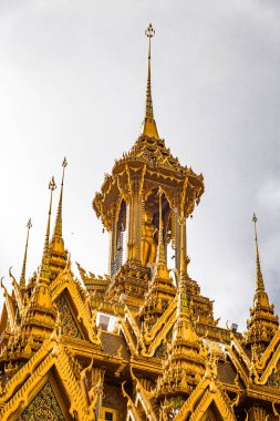 Wat Chantaram ve Wat Tha Sung tapınağı, Kristal Mabet 100 metre uzunluğunda, Uthai Thani, Tayland