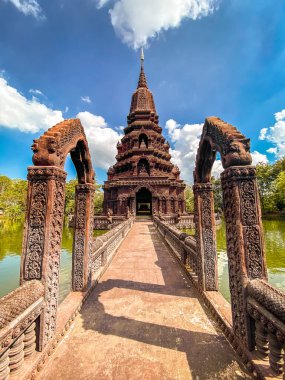 Wat Huai Kaeo veya Wat Huay Kaew pagoda tapınağı Lopburi, Tayland