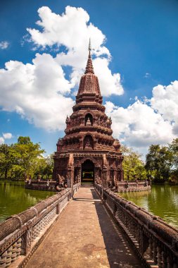 Wat Huai Kaeo veya Wat Huay Kaew pagoda tapınağı Lopburi, Tayland