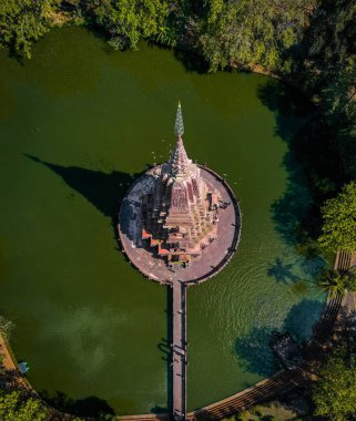 Wat Huai Kaeo veya Wat Huay Kaew pagoda tapınağı Lopburi, Tayland