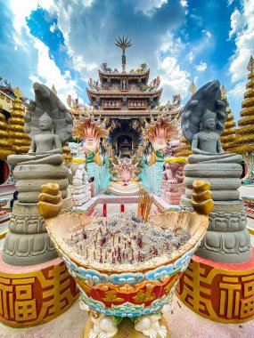 Chao Pho Nakharat Tapınağı ya da Chao Por Nakarat Chansen Çin tapınağı Nakhon Sawan, Tayland