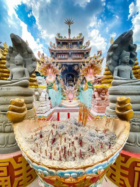 Chao Pho Nakharat Tapınağı ya da Chao Por Nakarat Chansen Çin tapınağı Nakhon Sawan, Tayland