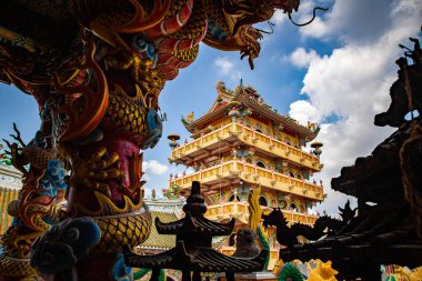 Chao Pho Nakharat Tapınağı ya da Chao Por Nakarat Chansen Çin tapınağı Nakhon Sawan, Tayland